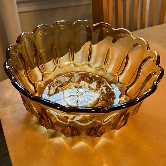 Vintage Anchor Hocking Amber Bowl 9 w x 4 h Large Bowl - Picture 10 of 15